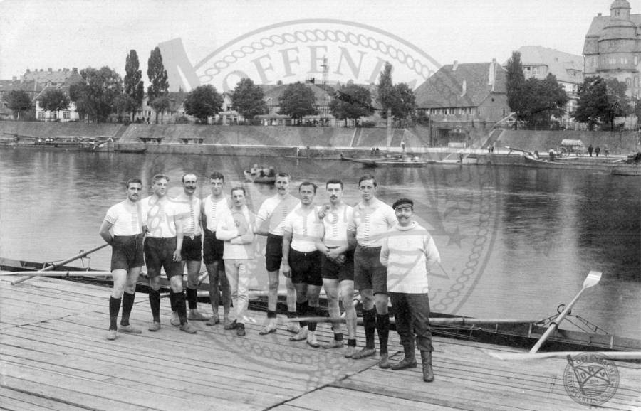 1911_8er_auf_steg_bearbeitet-1as.jpg 1911_8er_auf_steg_bearbeitet-1as.jpg