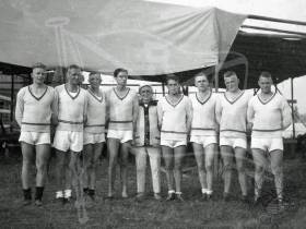 1927_juniorachter-01a.jpg